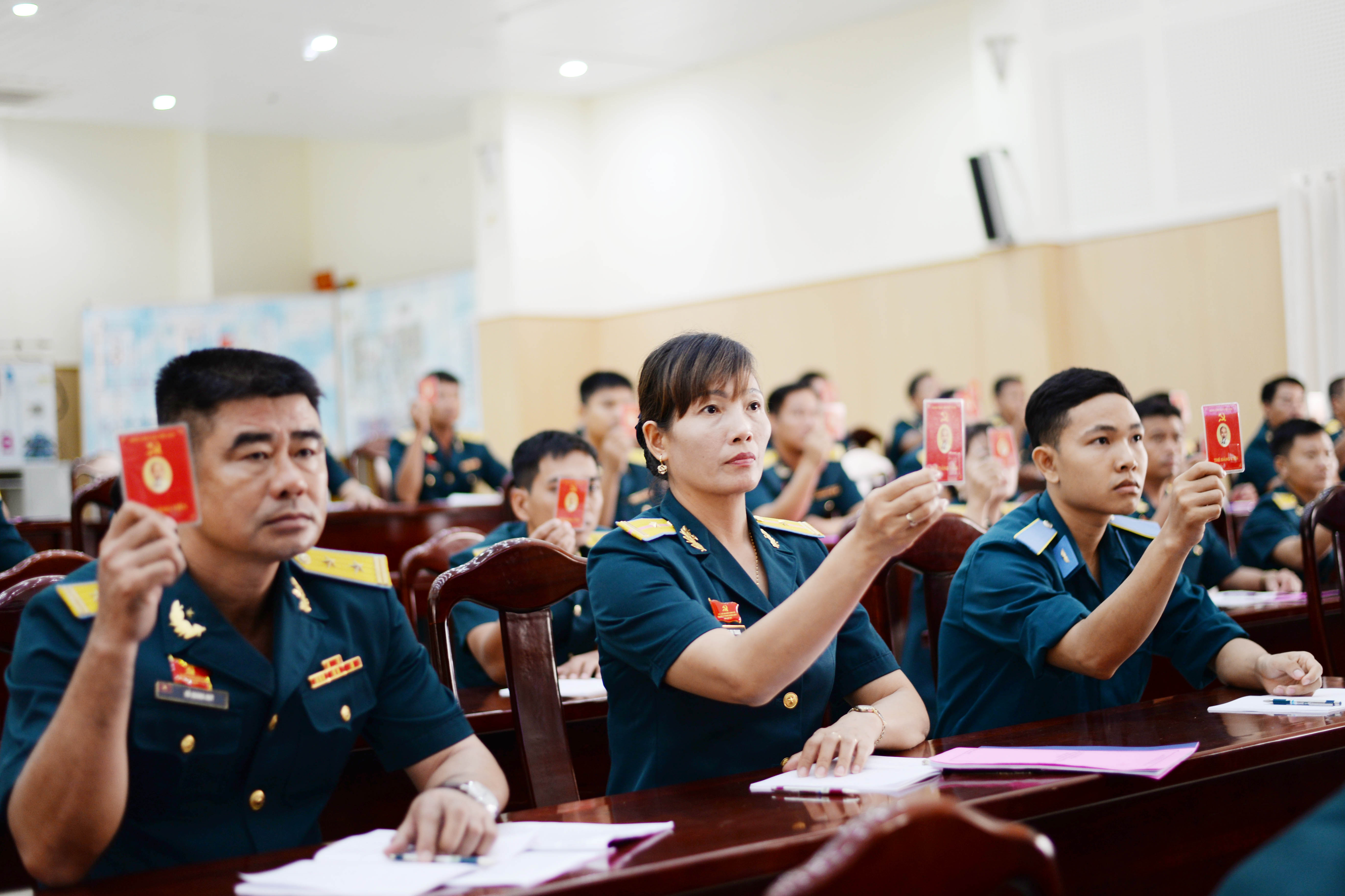 Lãnh đạo tiếp tục nâng cao chất lượng đào tạo, huấn luyện bảo vệ bầu trời